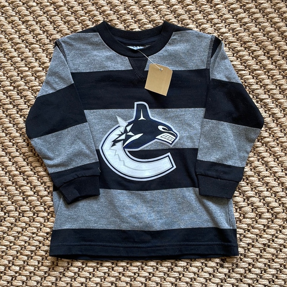 3 for 25 ❗️NHL Vancouver Canucks Longsleeve shirt. Size 2T.